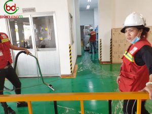 Dịch vụ thi công sơn epoxy Bình Phước giúp sàn đạt độ chống thấm nhất định