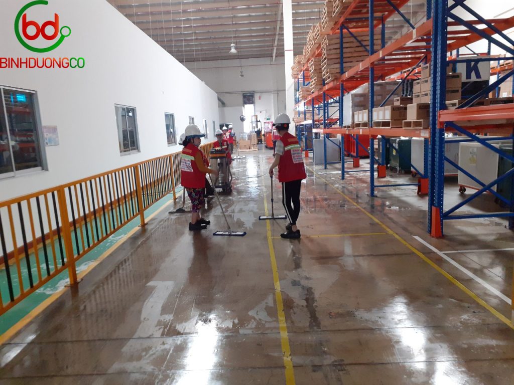Vệ sinh sàn nhà xưởng đảm bảo tính an toàn và sử dụng lâu dài
